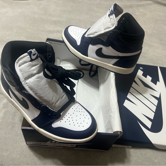 Air Jordan 1 Retro High OG 'Midnight Navy Men’s 5.5 / Womens 7 BRAND NEW W/BOX - Picture 4 of 8
